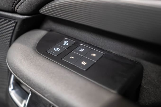 2025 Land Rover Discovery
