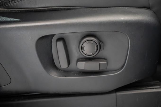2025 Land Rover Discovery