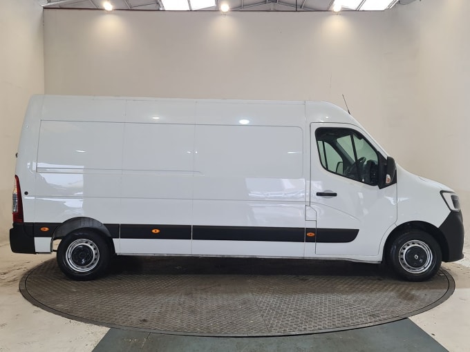 2024 Renault Master