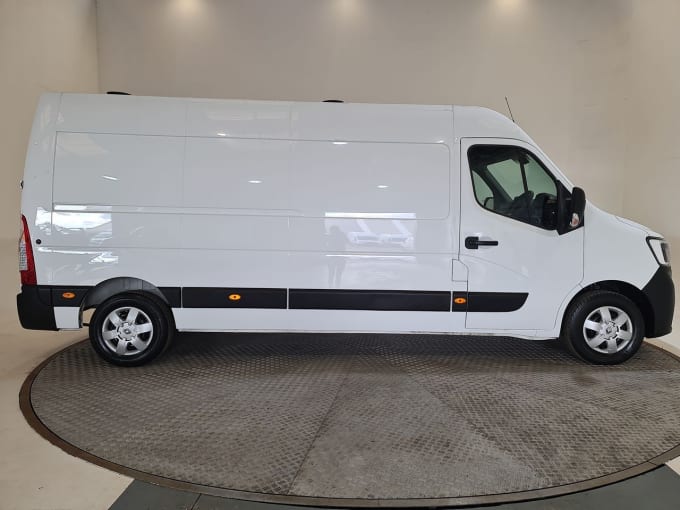 2024 Renault Master