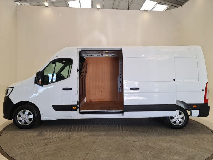 2024 Renault Master