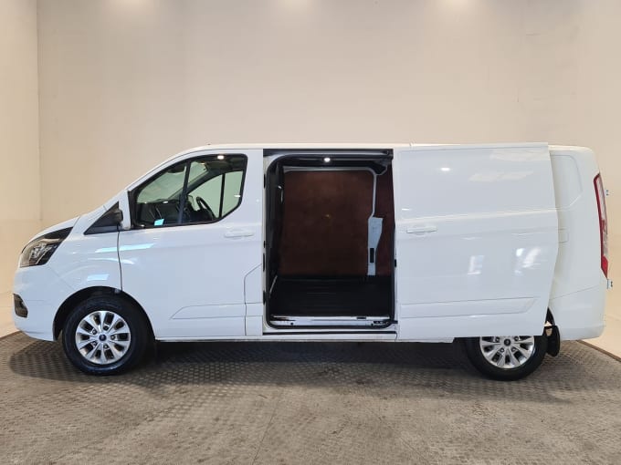 2025 Ford Transit Custom