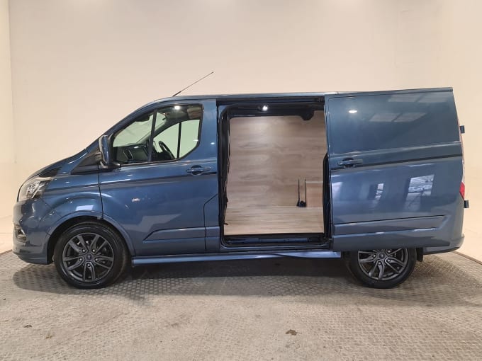 2025 Ford Transit Custom