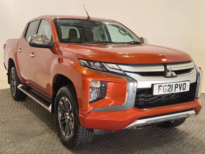 2025 Mitsubishi L200