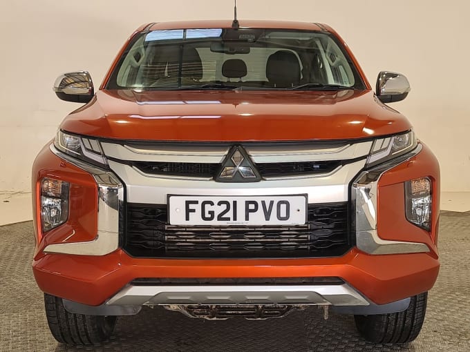 2025 Mitsubishi L200