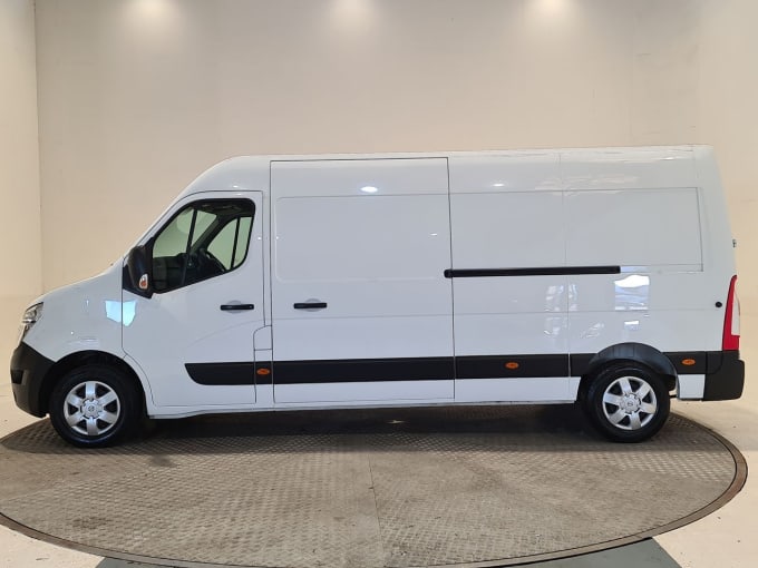 2025 Nissan Interstar