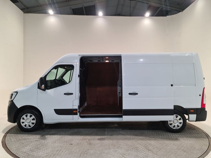 2025 Renault Master