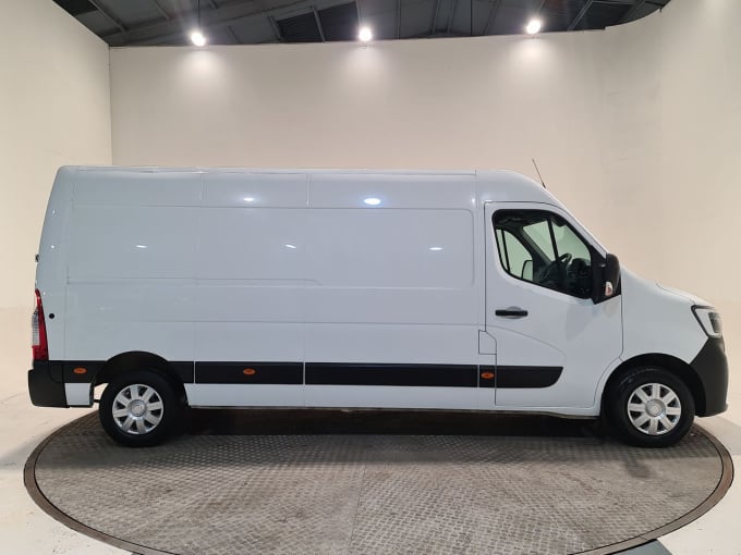 2025 Renault Master