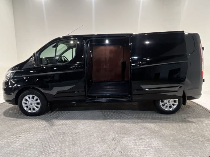 2025 Ford Transit Custom