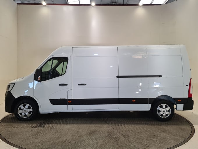 2025 Renault Master