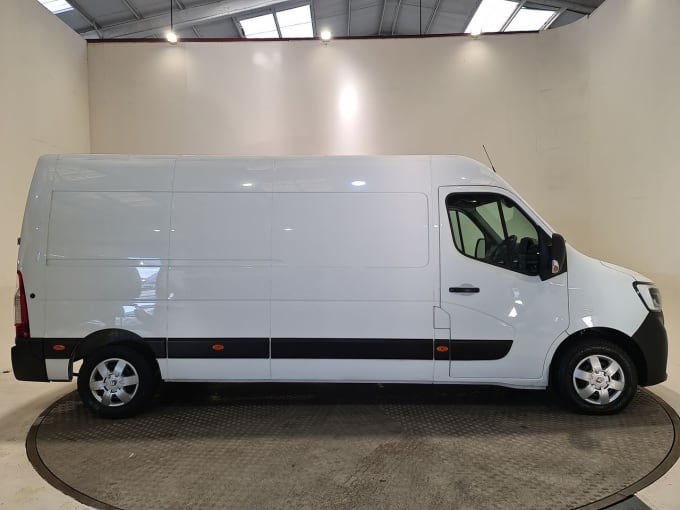 2025 Renault Master