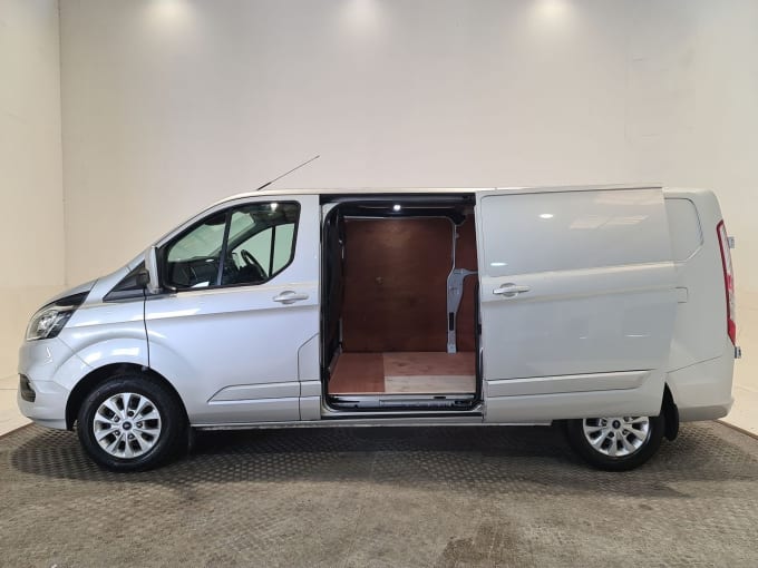 2025 Ford Transit Custom