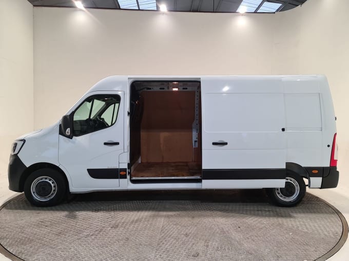 2025 Renault Master