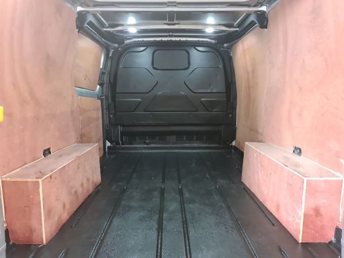 2025 Ford Transit Custom