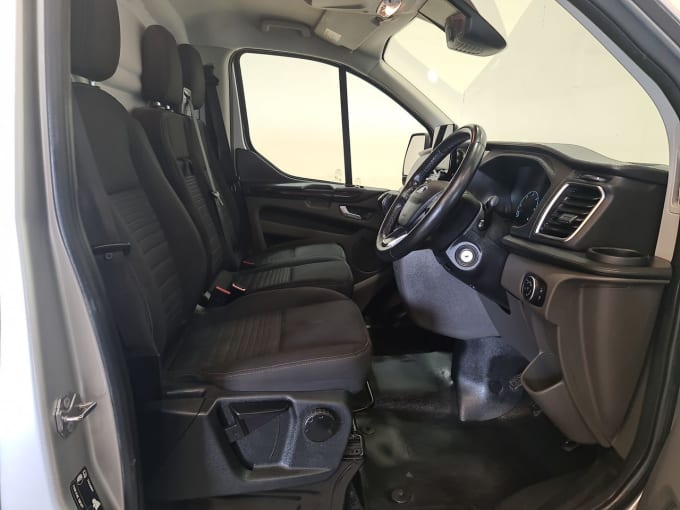 2025 Ford Transit Custom