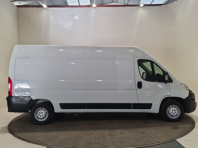 2025 Vauxhall Movano