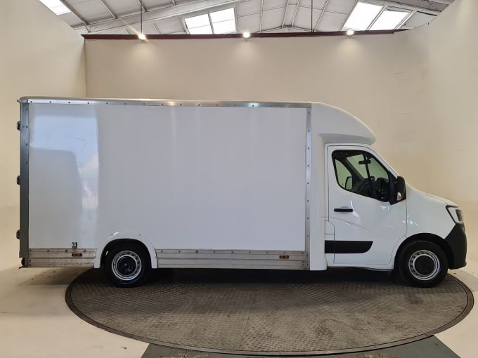 2025 Renault Master