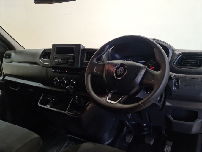 2025 Renault Master