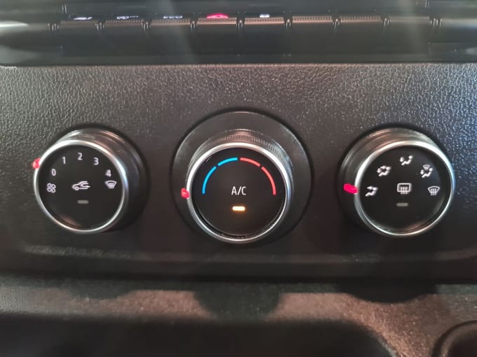 2025 Renault Master
