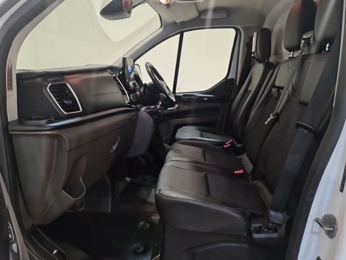 2025 Ford Transit Custom