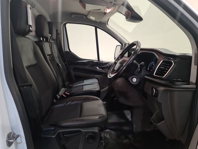 2025 Ford Transit Custom