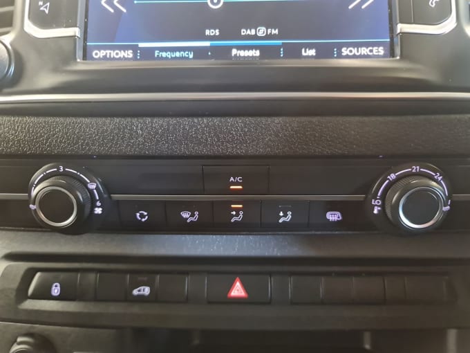 2025 Peugeot Expert