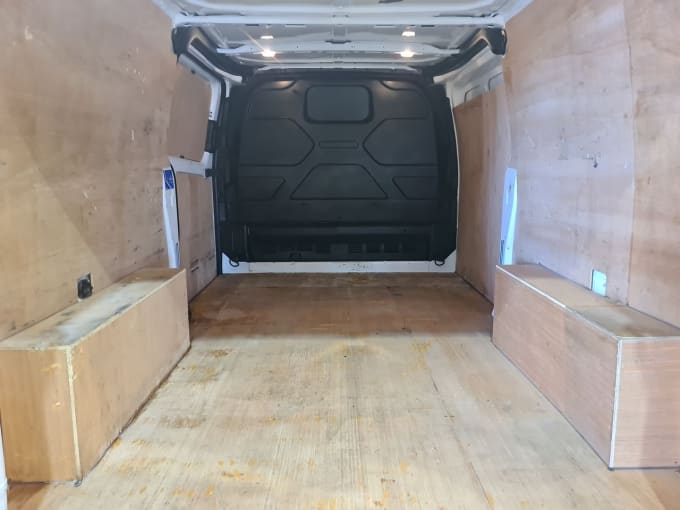 2025 Ford Transit Custom