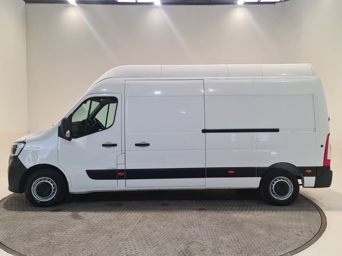 2025 Renault Master