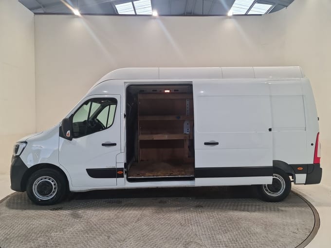 2025 Renault Master