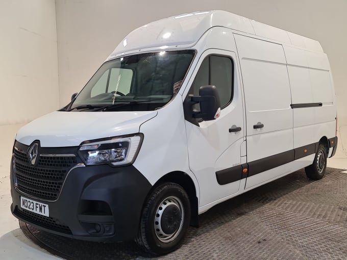 2025 Renault Master