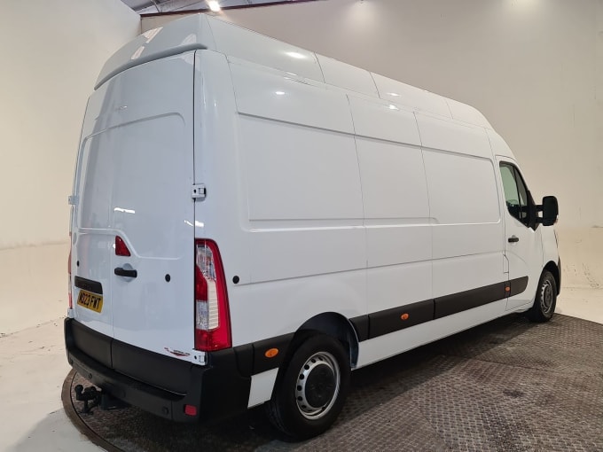 2025 Renault Master