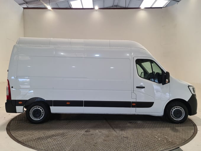 2025 Renault Master