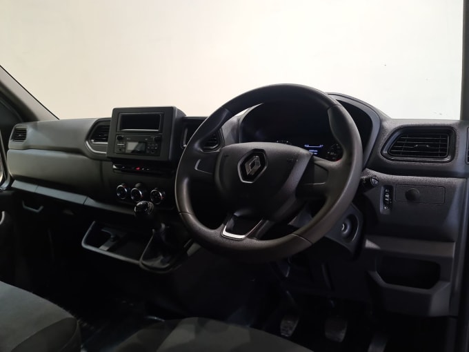2025 Renault Master