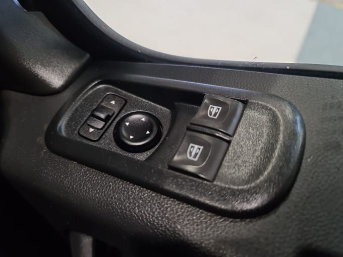2025 Renault Master