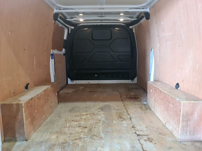 2025 Ford Transit Custom