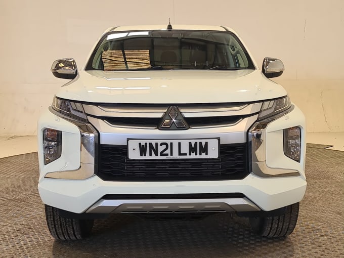 2025 Mitsubishi L200