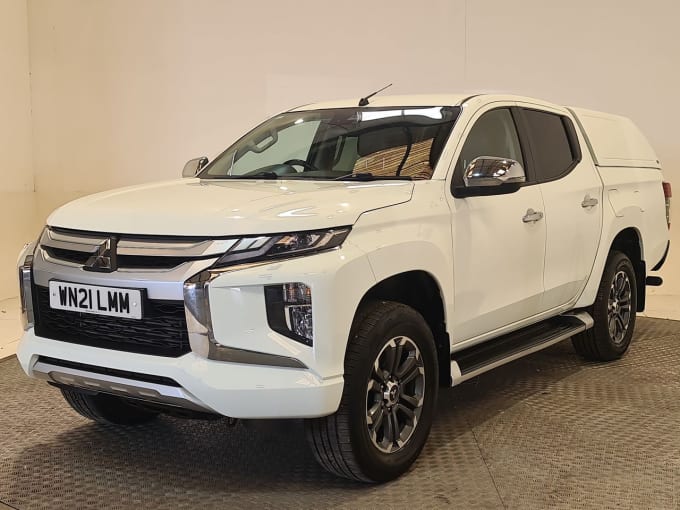 2025 Mitsubishi L200