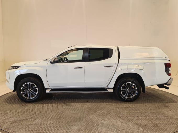 2025 Mitsubishi L200