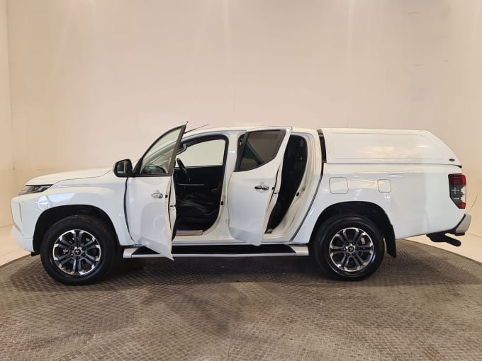 2025 Mitsubishi L200
