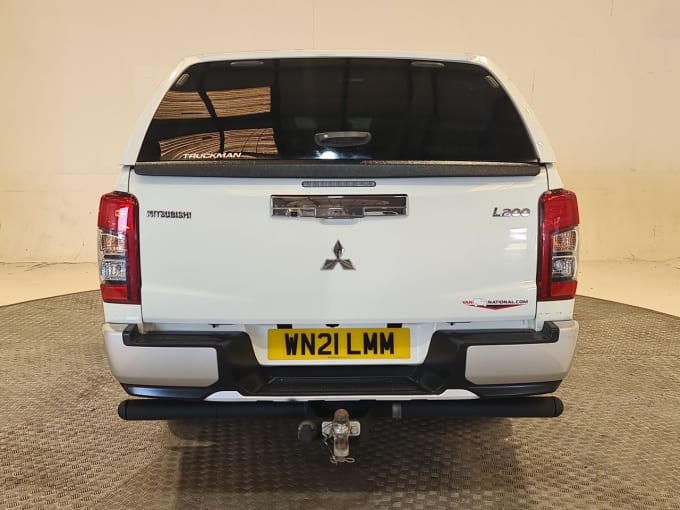 2025 Mitsubishi L200