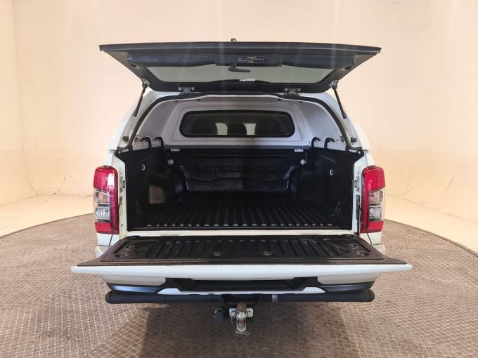2025 Mitsubishi L200