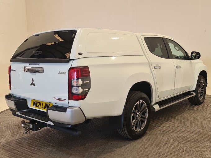 2025 Mitsubishi L200