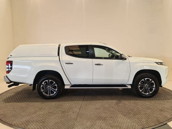 2025 Mitsubishi L200