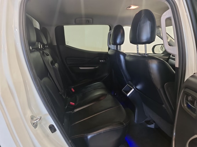 2025 Mitsubishi L200