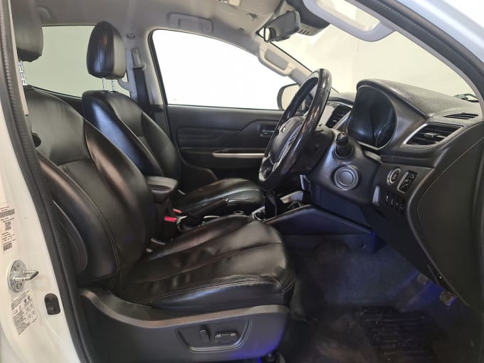 2025 Mitsubishi L200