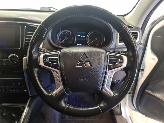 2025 Mitsubishi L200