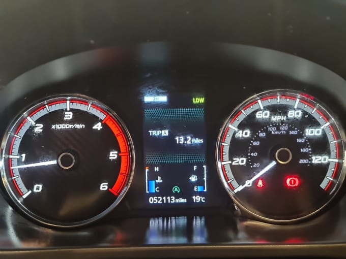 2025 Mitsubishi L200