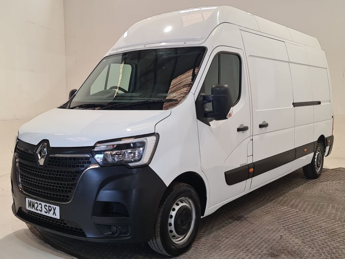 2025 Renault Master
