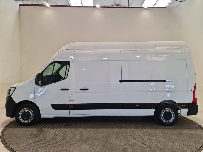 2025 Renault Master