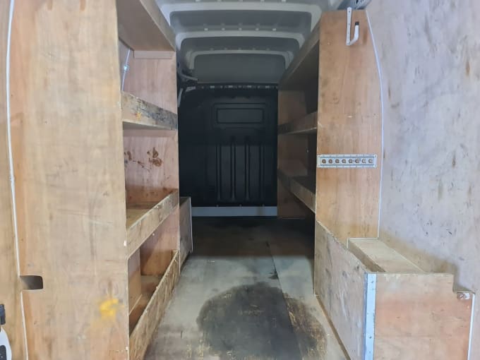 2025 Renault Master